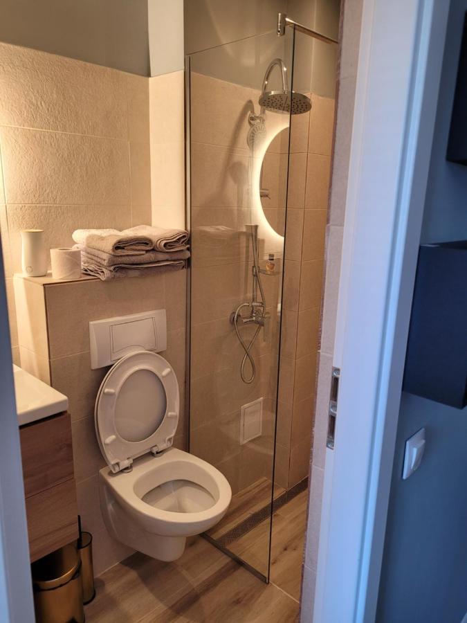 Studio Home Onesti Luaran gambar