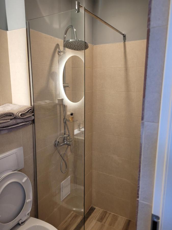 Studio Home Onesti Luaran gambar