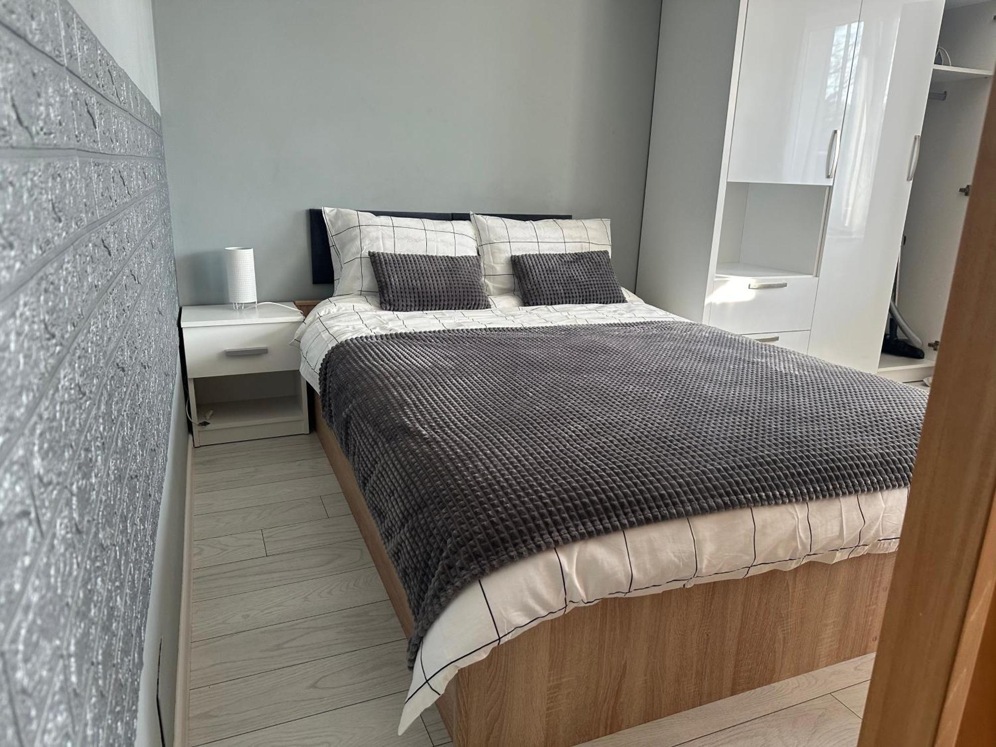 Studio Home Onesti Luaran gambar